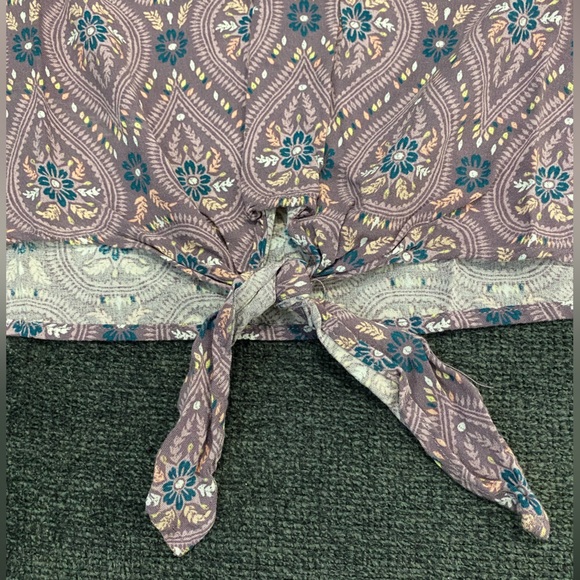 Junior’s Mudd Crop Top; Size Small; Purple; ONLY WORN ONCE - Picture 2 of 4